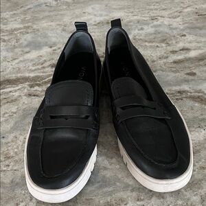 Vionic Women's Black and White Uptown Loafers